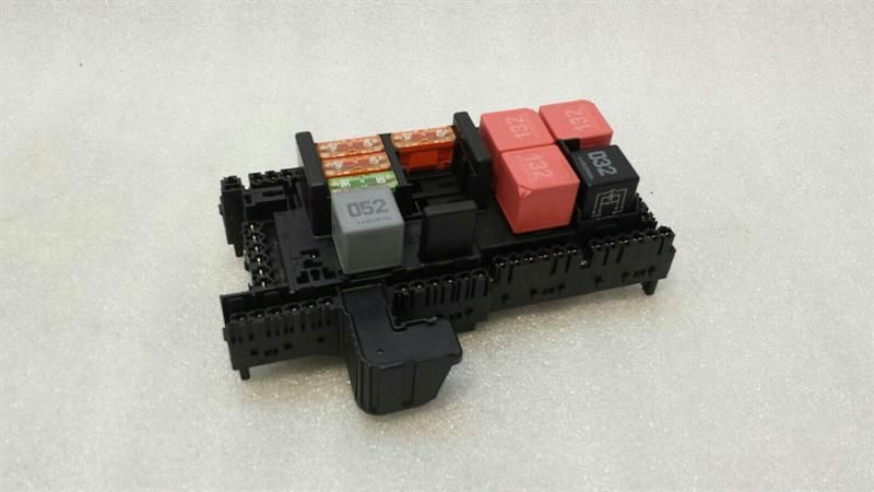 Mercedes C Class W205 Fuse Box A2059068501 Fuse Box Control Unit