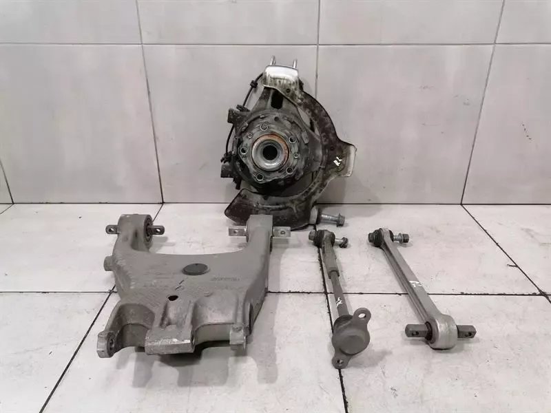 Ferrari F12 Berlinetta F152 Left Rear Hub 294850 Wheel Bearing Case Rear Left