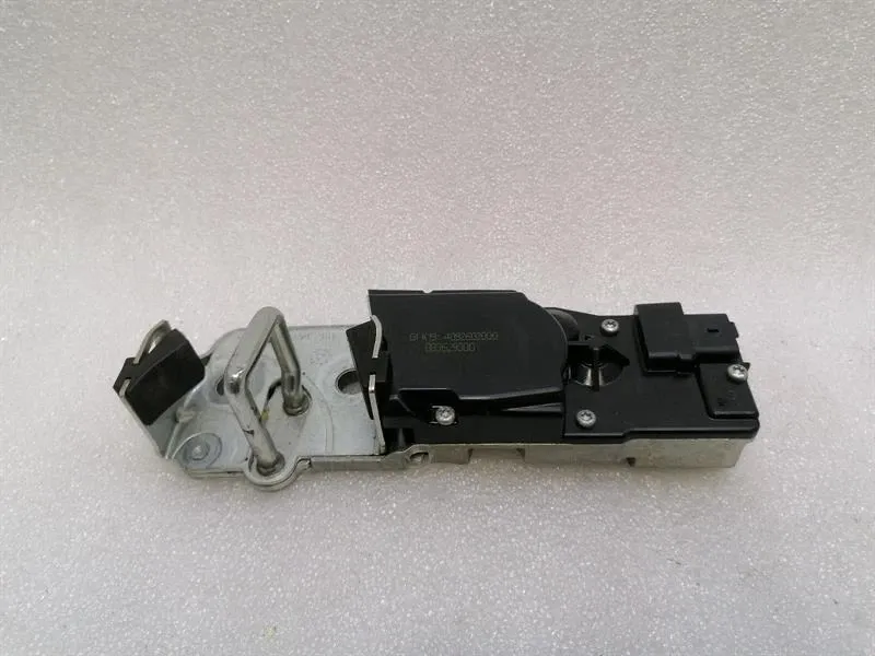 Ferrari GTC4 Lusso F151M Boot Lock 83629000 Tailgate Lock