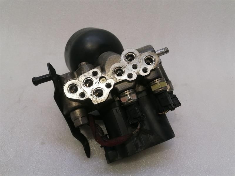 Mercedes S63 AMG W221 Front ABC Hydraulic Valve A2213200258 Hydraulic Valve