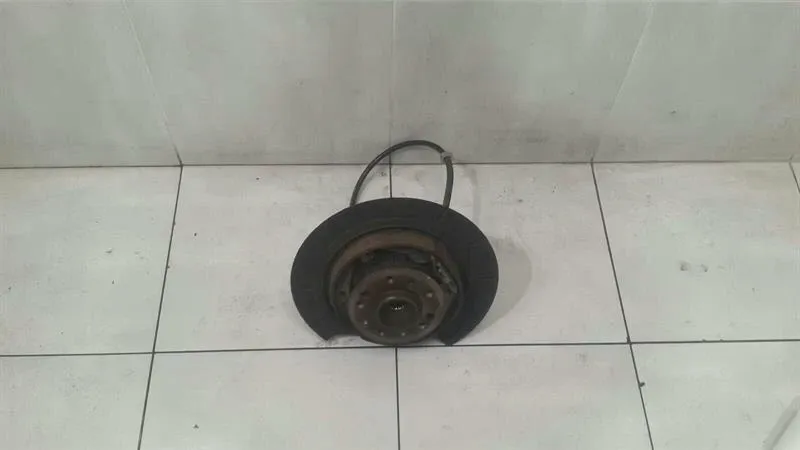Mercedes R63 AMG W251 Left Rear Hub A1643501108 Wheel Bearing Housing Rear Left