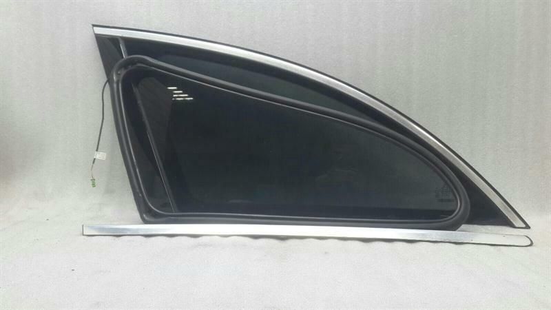 Mercedes R W251 Left Rear 1/4 Glass A2516700750 Door Window 1/4 Rear Left