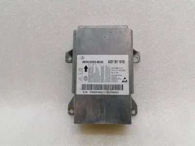 Mercedes C Class W204 Safety Module ECU A2079011800 Air Control Unit SRS