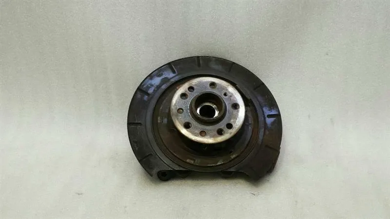 Mercedes ML W164 ML63 AMG Left Rear Hub A1643501108 Wheel Bearing Housing Rear Left