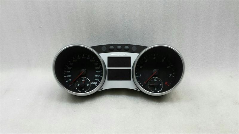 Mercedes ML63 AMG V8 W164 Instrument Cluster A1645401148 Speedometer 200MPH