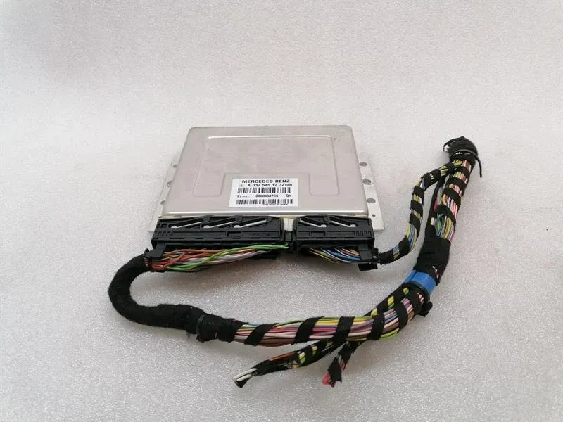 Mercedes CLS W219 AIRMATIC module A0375451232 control unit air suspension