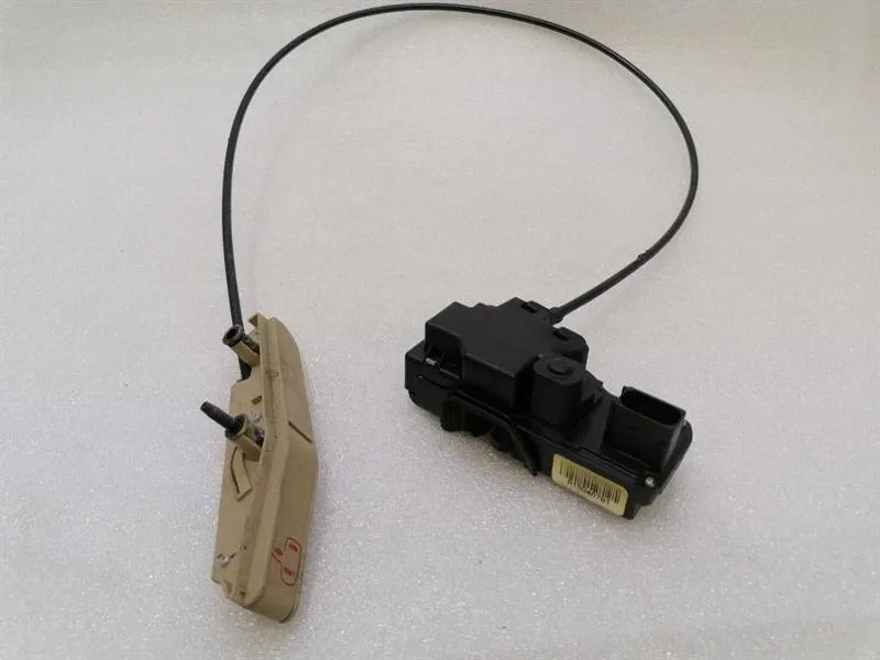 Chevrolet Corvette C6 Door Lock 15946781 Door Lock RIGHT