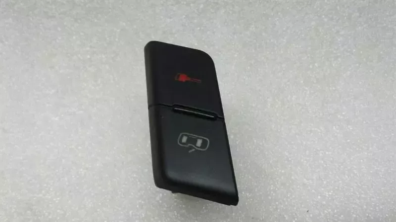 Audi RS4 8H B7 RHD lock door switch 8E29621085PR right handlebar