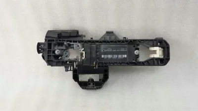 2010 MERCEDES W204 ДРЪЖКА НА ПРЕДНА ДЯСНА ВРАТА A2047600834 ДРЪЖКА НА ВРАТА ПРЕДНА