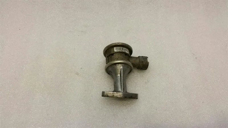 BMW 5 Series E60 AGR flue gas recirculation right 7837096 right EGR valve M5 S85 M6 E63