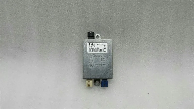 BMW 5 Series E60 USB HUB Antenna 9123739 Audio USB Control Unit