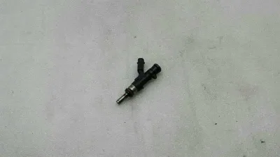 Mercedes W221 Fuel Injector A1560780023 Fuel Injector M156 S63 AMG CL63 V8