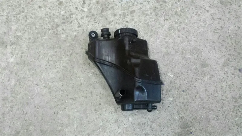Mercedes CL W216 suspension oil reservoir 2213200214 container oil container