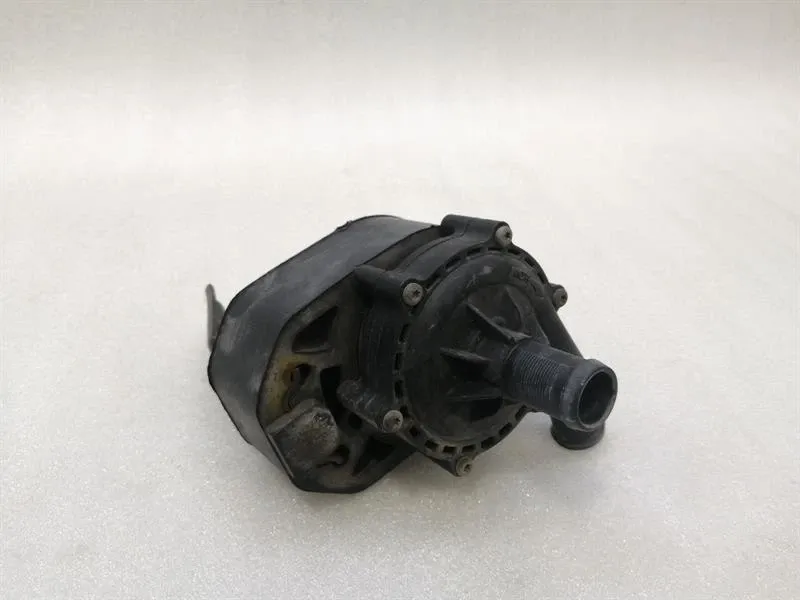Tesla Model S 70 Additional Cooling Pump 6008047-00-E Coolant Pump Pump