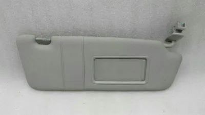 Audi A3 8P десен сенник 8P0857552 панел десен сенник