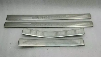 Mercedes CLS W218 хромирана лайсна на вратата A2126860936 хромирана лайсна на вратата
