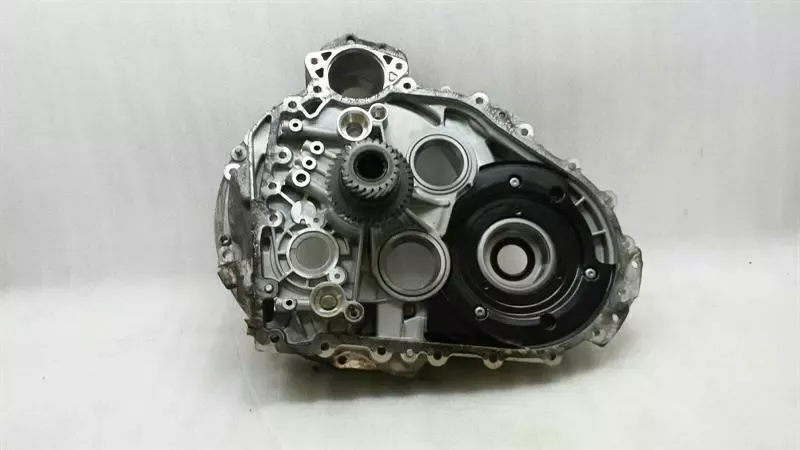 MERCEDES CLA W117 W246 CLUTCH HOUSING SHAFT A2462704900 FLYWHEEL HOUSING