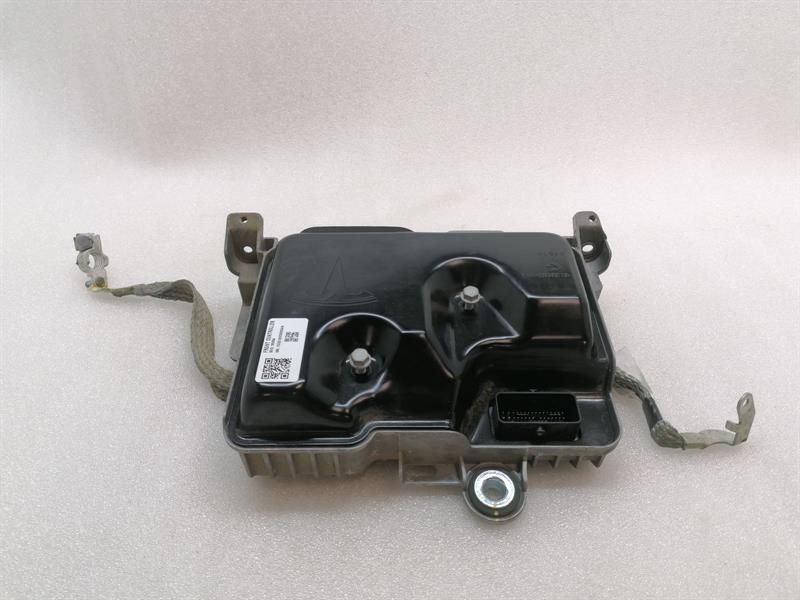 Tesla Model 3 Standard Range Electronic module 1583991-01-C Controller BCM