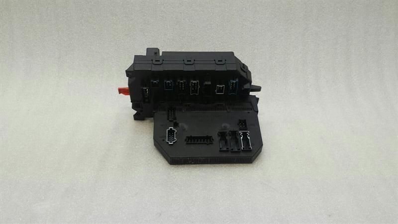 Mercedes S-Class W221 Fuse Box A2215402862 Fuse Box SAM