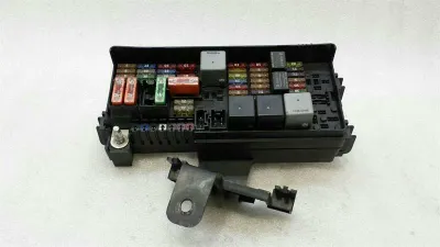 Mercedes R Class W251 Fuse Box A1645400272 Fuse Box