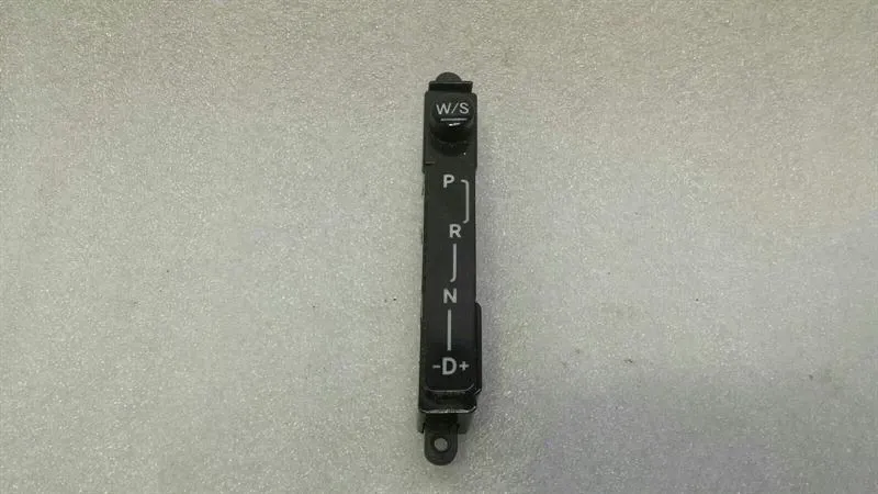 Mercedes E Class W211 A2115420126 Control Unit Gear Selector Indicator Module