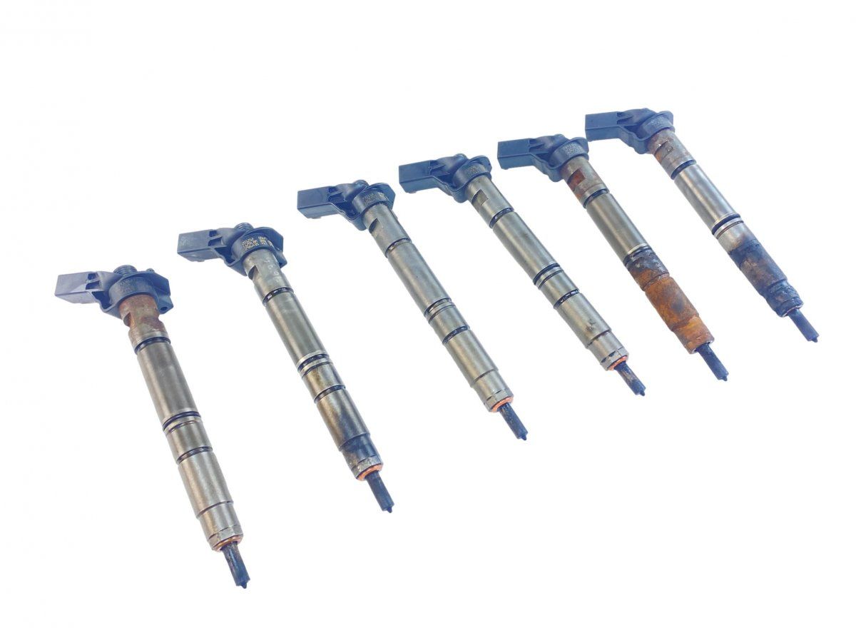 0445117076 0445117021 0445117022 0986435413 Fuel injector set VW TOUAREG II (7P) (2010-2018)
