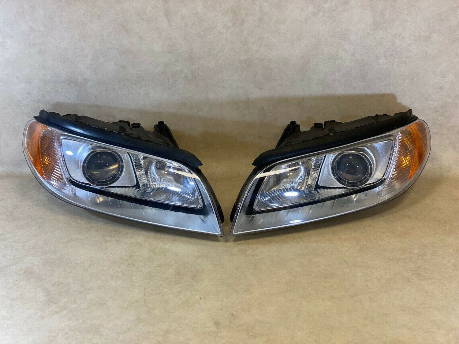 VOLVO S80 V70 XC70 GENUINE ZKW Xenon Headlight Lamp SET LH &amp; RH LHD 07-14 Year
