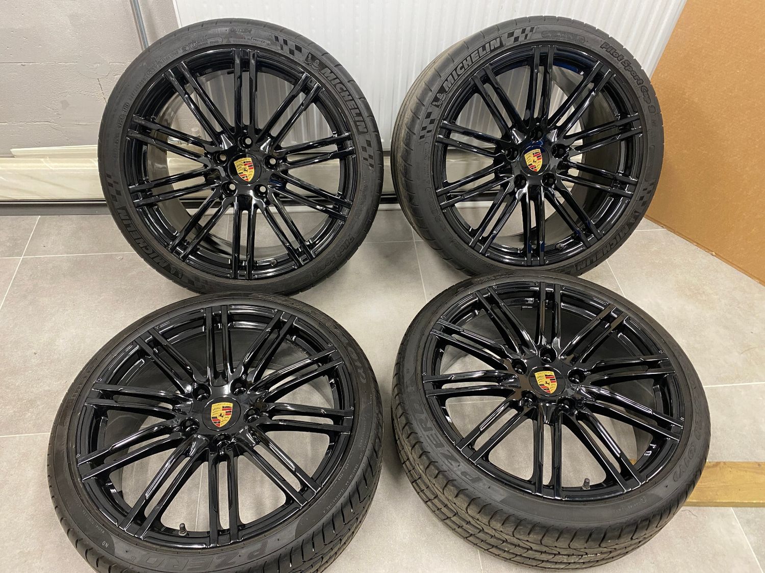 GENUINE PORSCHE 991 911 R20 GLOSS BLACK ALLOY WHEELS WITH TYRES SET x4 psc