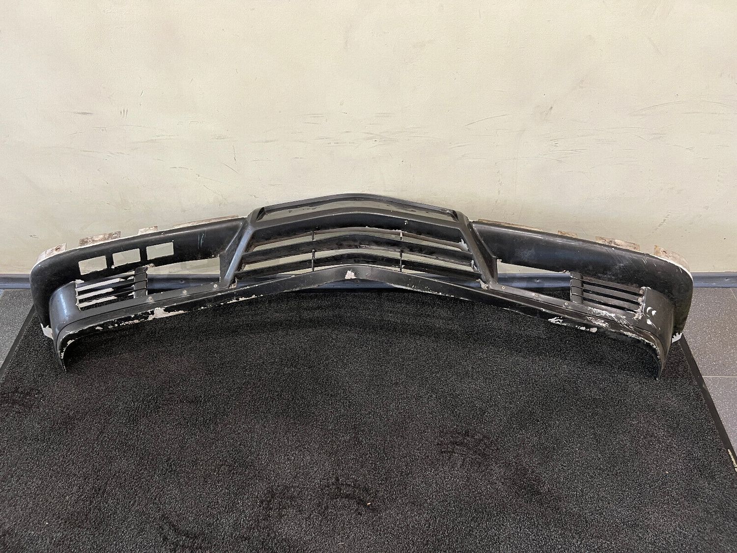 BMW 7 E23 GENUINE FRONT BUMPER TRIM SPOLER FACELIFT FROM 09/1982 Year