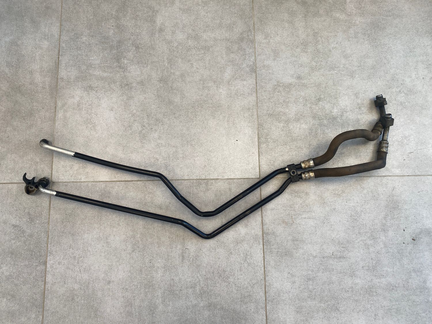 GENUINE BMW X5 E70 X6 E71 Oil cooling pipe outlet 17227795491