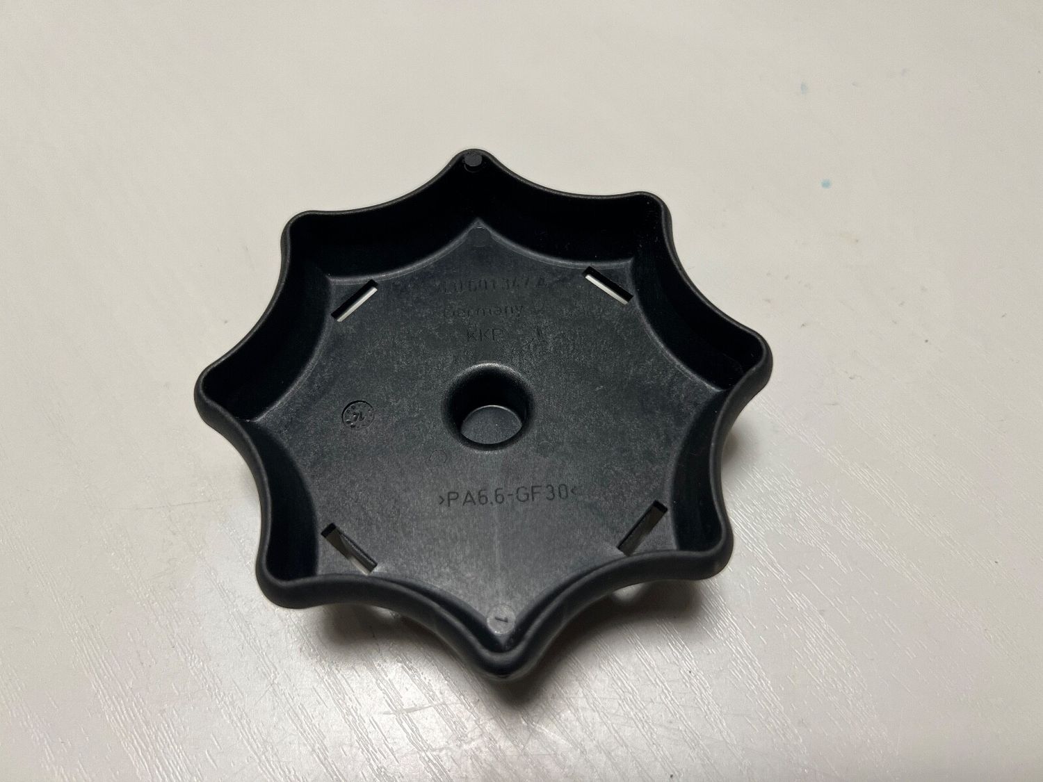 Porsche Cayenne 92A 958 VW Touareg 7P5 GENUINE Spare Tire Holder 7L0601347A
