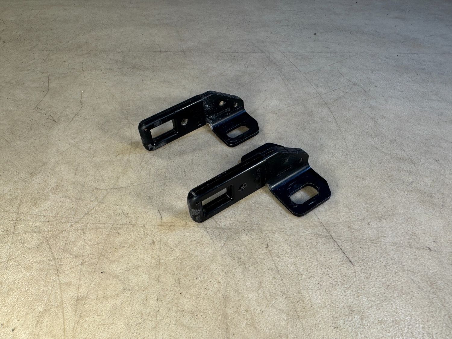 GENUINE BMW X5 E70 LCI Striker trunk lid bottom Locker Left &amp; Right SET 2 PCS