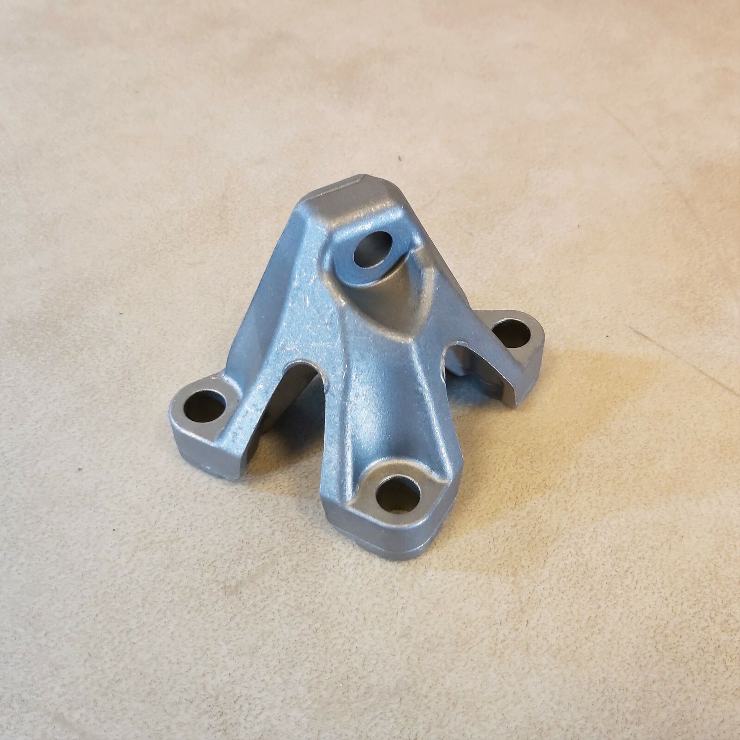 BMW 3 5 6 7 8 X3 X4 X5 X6 X7 G-SERIES 3.0 disel FUEL PUMP MOUNTING BRACKET