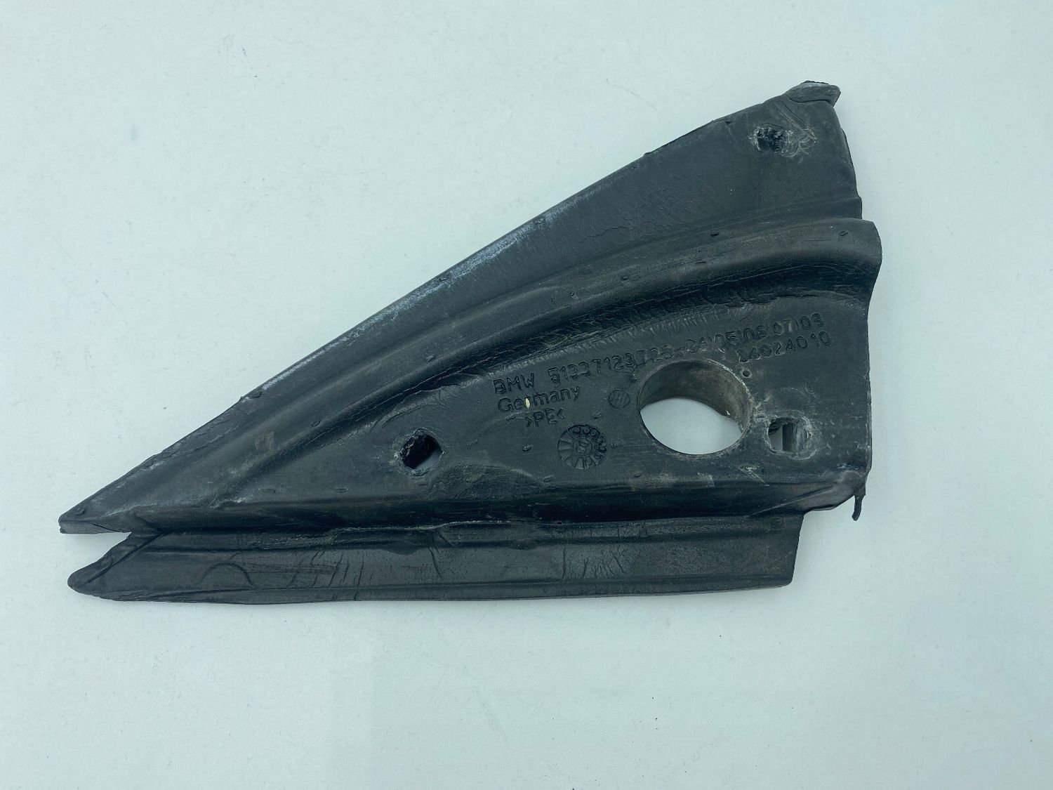 GENUINE BMW X5 E70 E70 LCI Seal, outer left mirror triangle 51337129723
