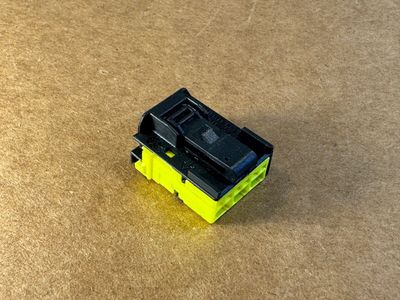 Оригинален конектор за кабел на волана BMW F G Series Horh Plug Cover 9135012