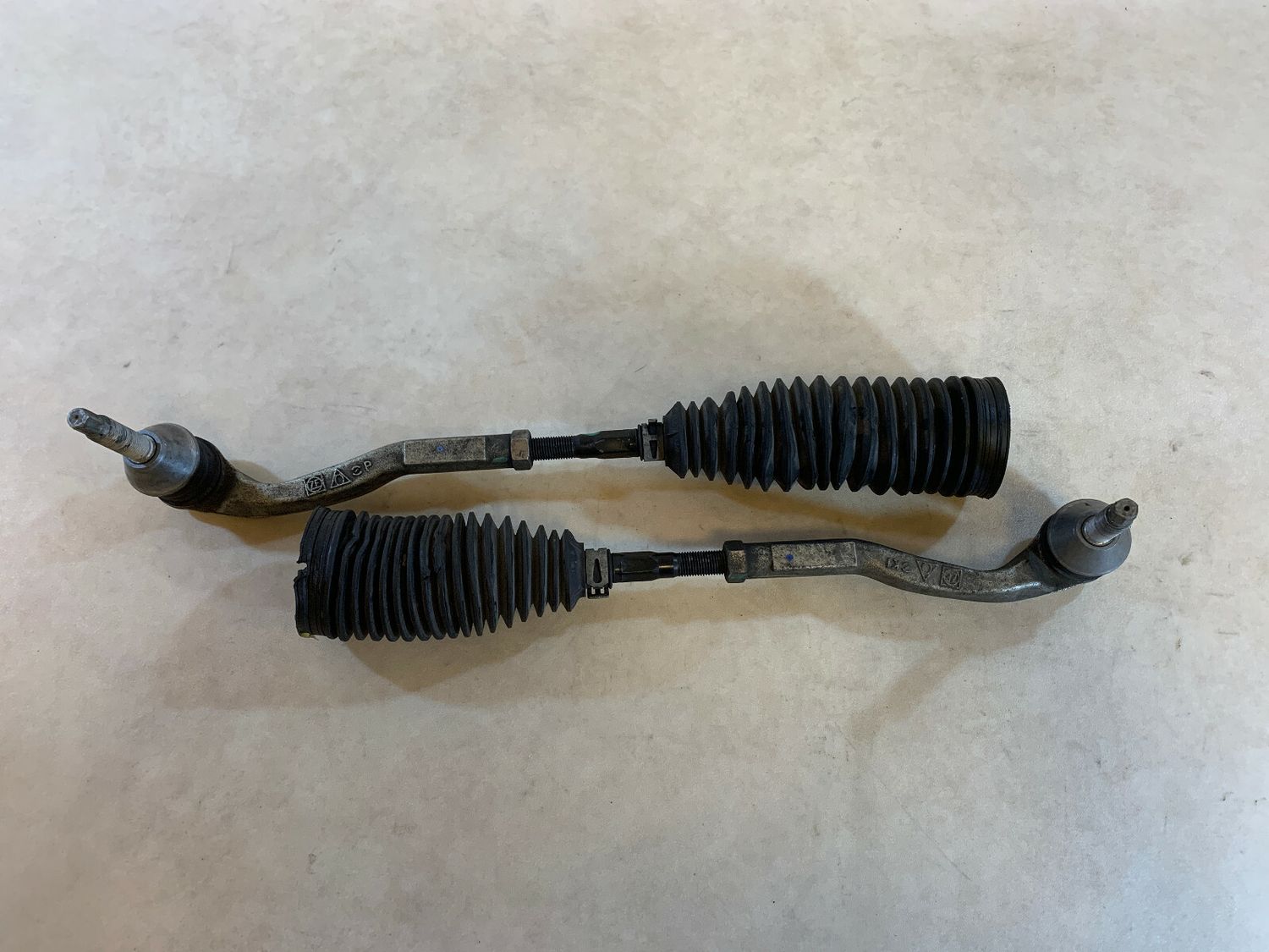 Mercedes C-class W205 C205 GENUINE Steering Rack Tie Rod Bellow Set AWD