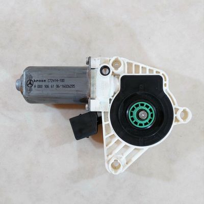 Mercedes C/S-class W205 W217 W222 ОРИГИНАЛЕН регулатор на стъклопакета A0009066106