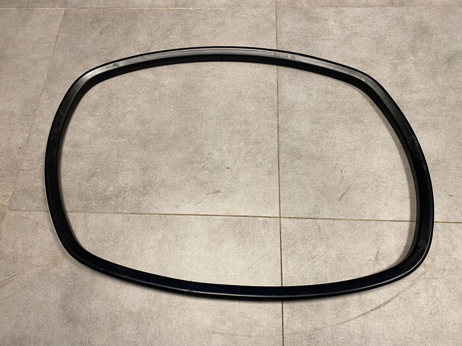 Mercedes G class W463 GENUINE Rear Trunk Glass Gasket Rubber Seal A4606730720
