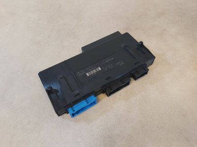 BMW F07 F10 F11 F06 F12 F16 Разклонителна кутия за електроника 3 V12 HW: 7.3.1 9267470