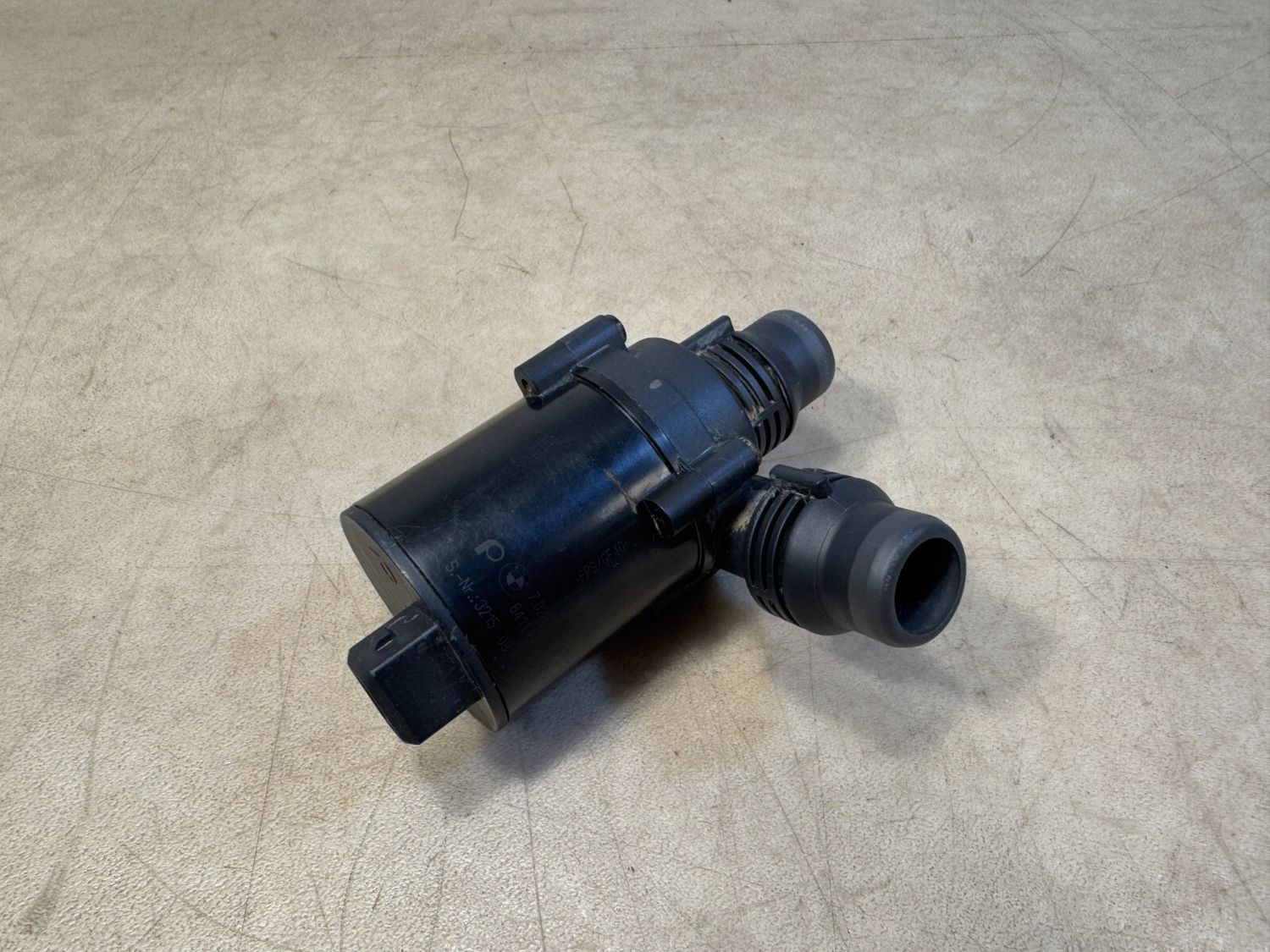 Genuine BMW X5 E70 X6 E71 Additional water pump Coolant System 64116951549
