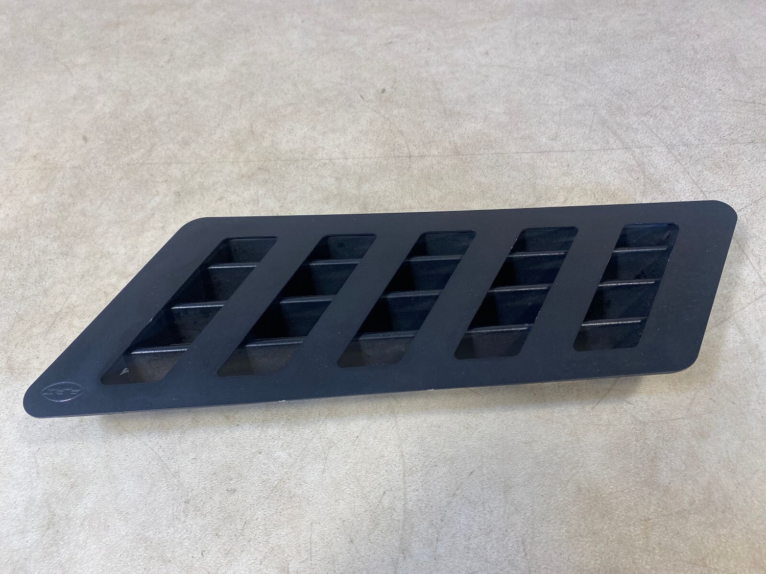 Mercedes G class W463 Genuine Front Left Fender Vent Grille A4638810085