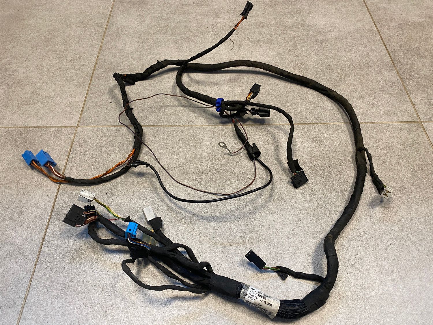 Mercedes G class W463 GENUINE Front Driver&#39;s Door Wiring Harness A4638205315