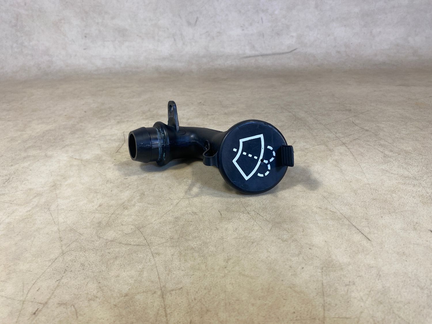 Mercedes G class W463 GENUINE Washer System Reservoir Fitting A4638690266