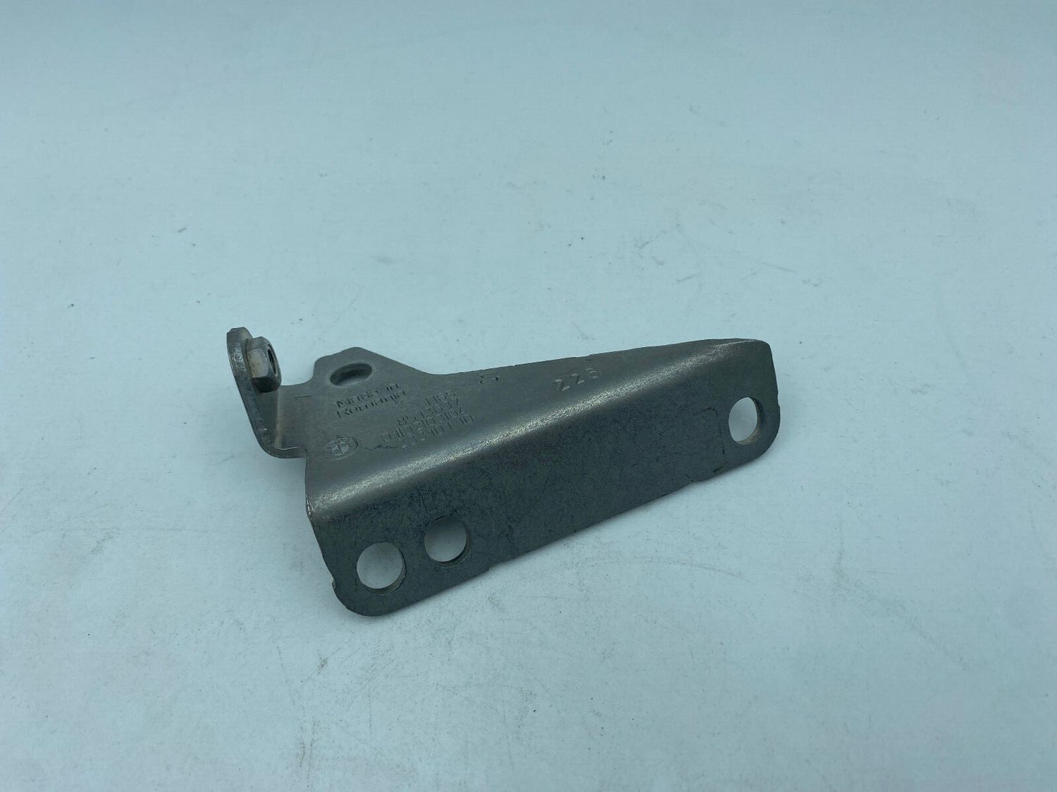 BMW X1 F48 ENGINE CYLINDER HEAD SUPPORT 11658513637 8513637 GENUINE