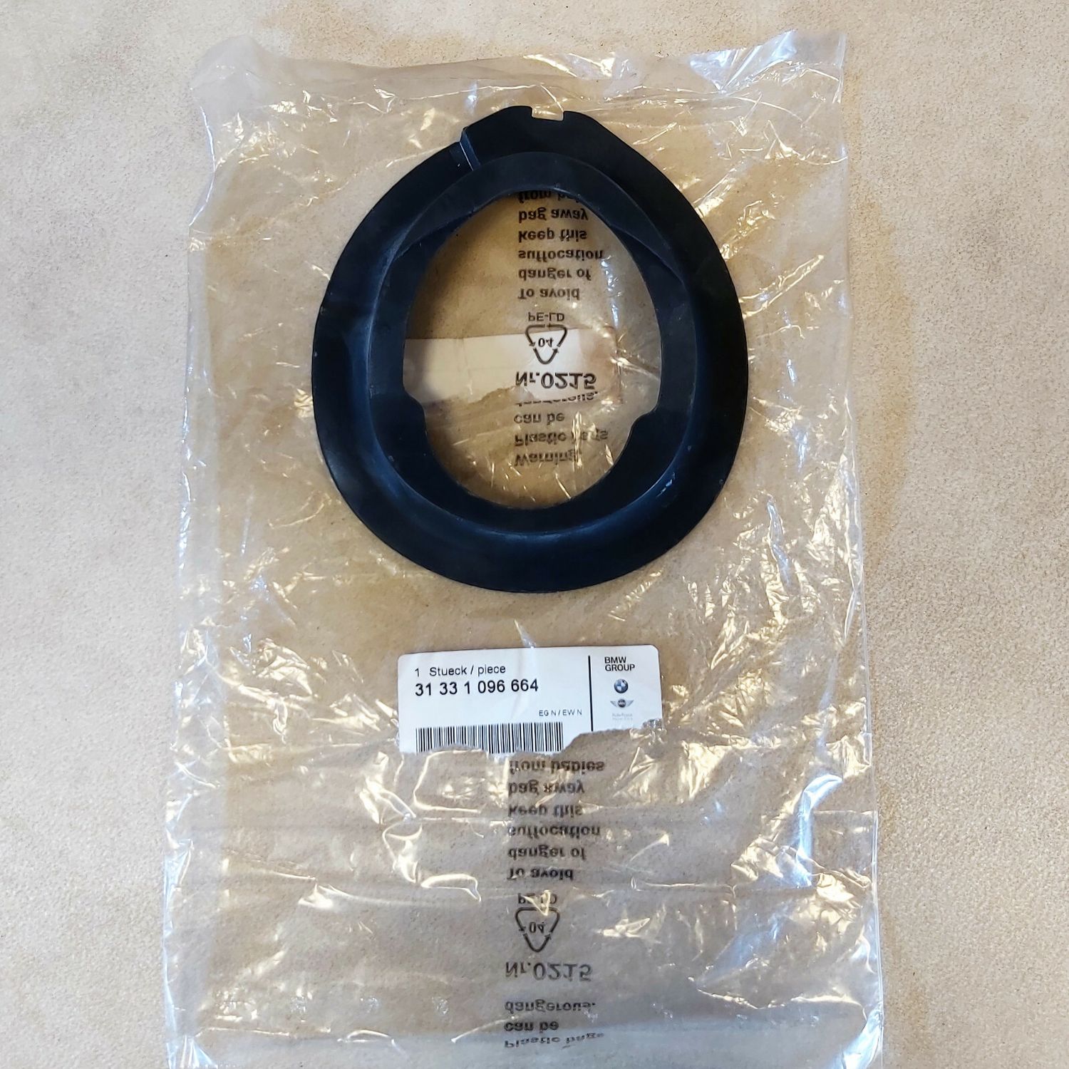 BMW NEW GENUINE E39 E46 E60 E61 E63 E64 FRONT LOWER SPRING PAD 1 PCS 1096664