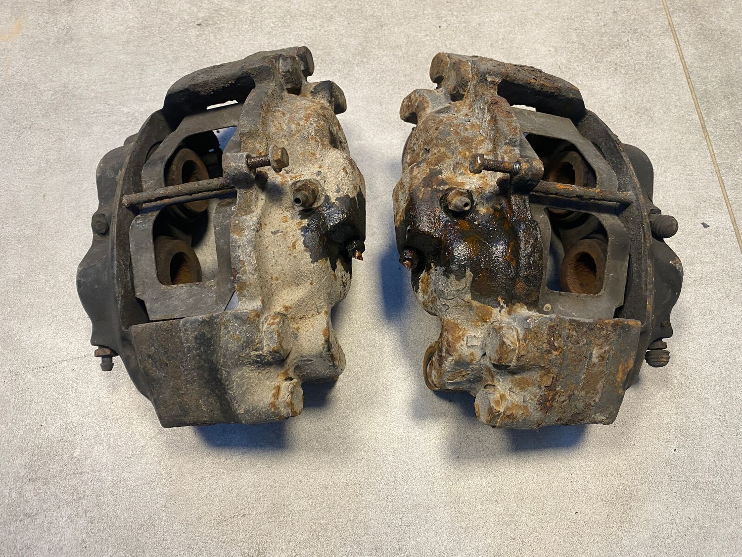 Mercedes G class W463 G400 4.0 cdi Genuine FRONT Brake Caliper SET