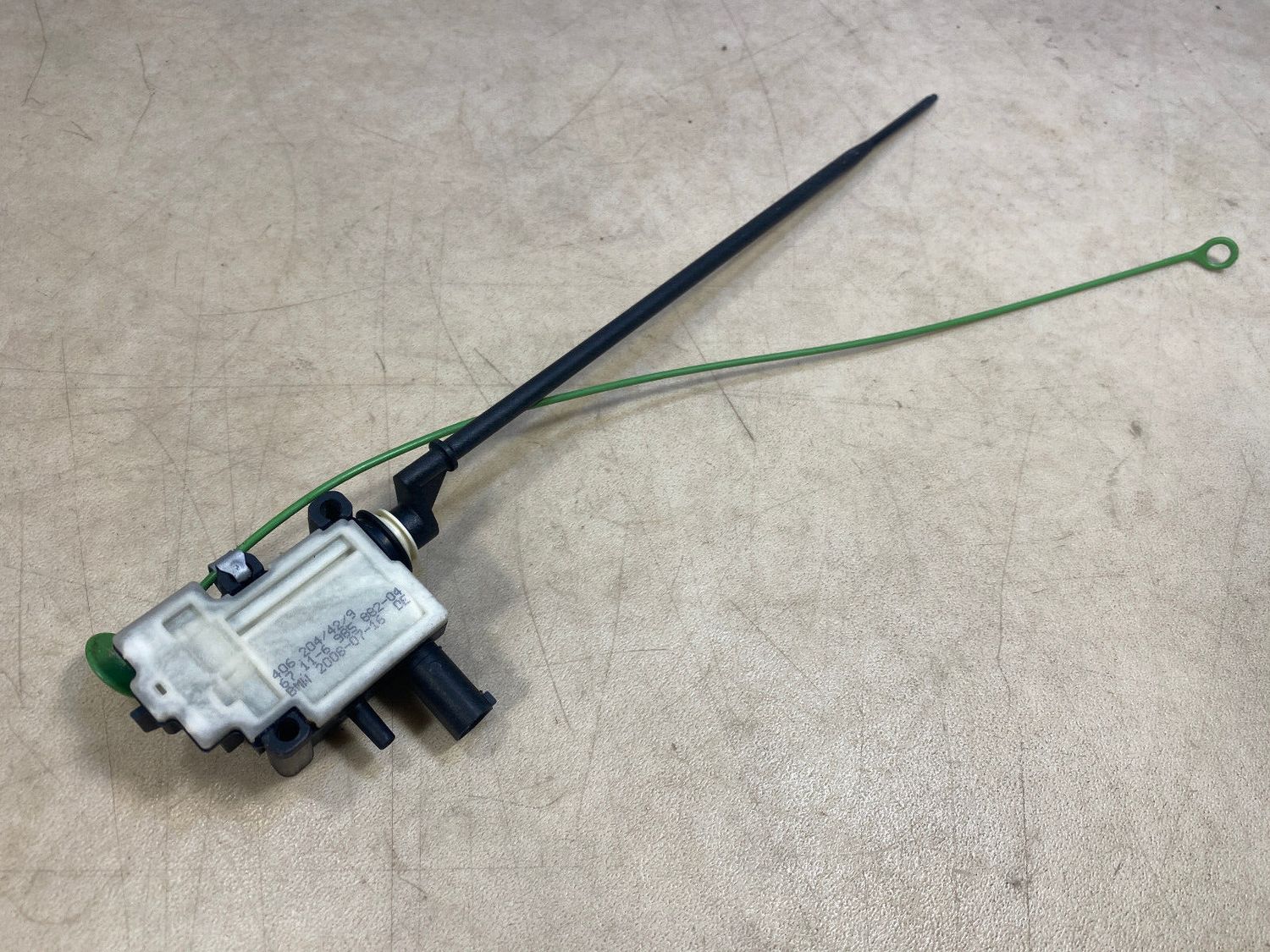 Genuine BMW X5 E70 Filler flap actuator 67116985882