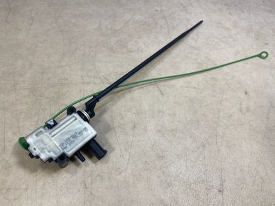 Оригинално BMW X5 E70 Актуатор на капака на резервоара 67116985882