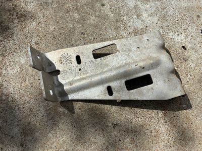 GENUINE BMW X5 E70 F15 F85 X6 E71 E72 F16 F86 Bracket for tank guard, left