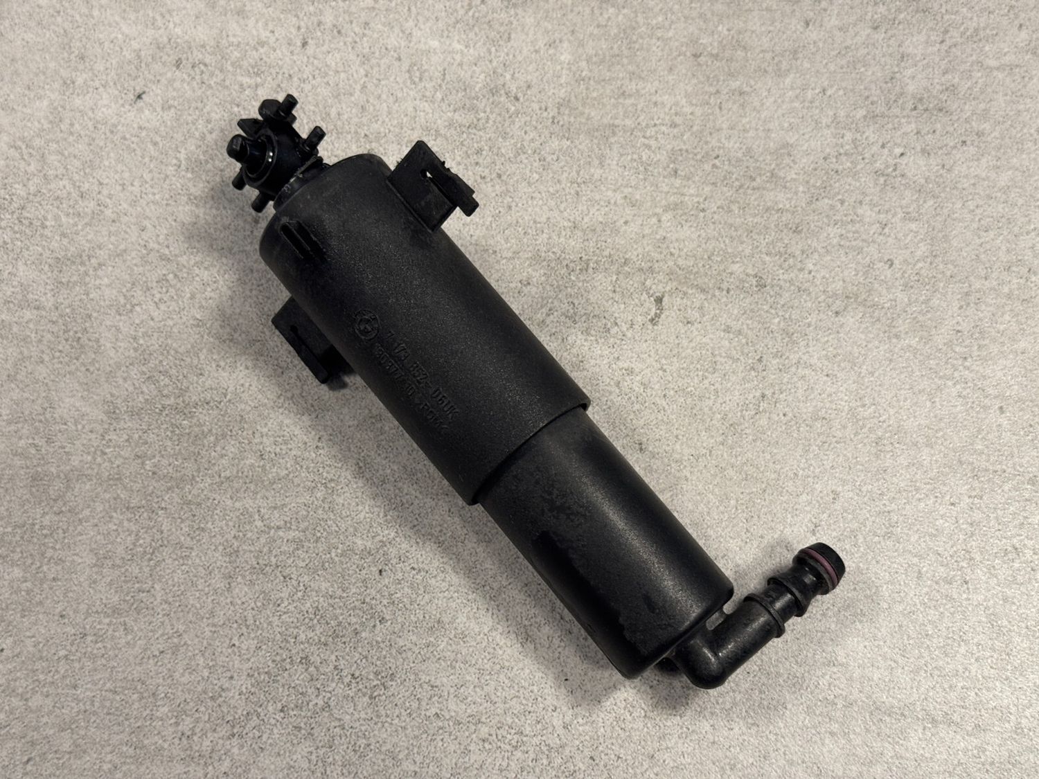 BMW E70 X5 RIGHT PASSENGER HEADLAMP WASHER WIPER SPRAY NOZZLE ACTUATOR 7173852